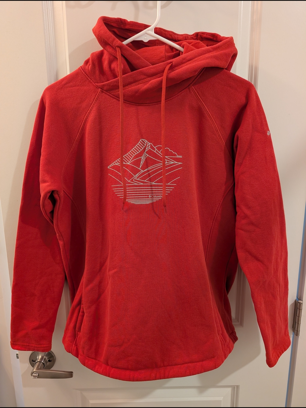 Women's Columbia Hoodie with Mountain Graphic
